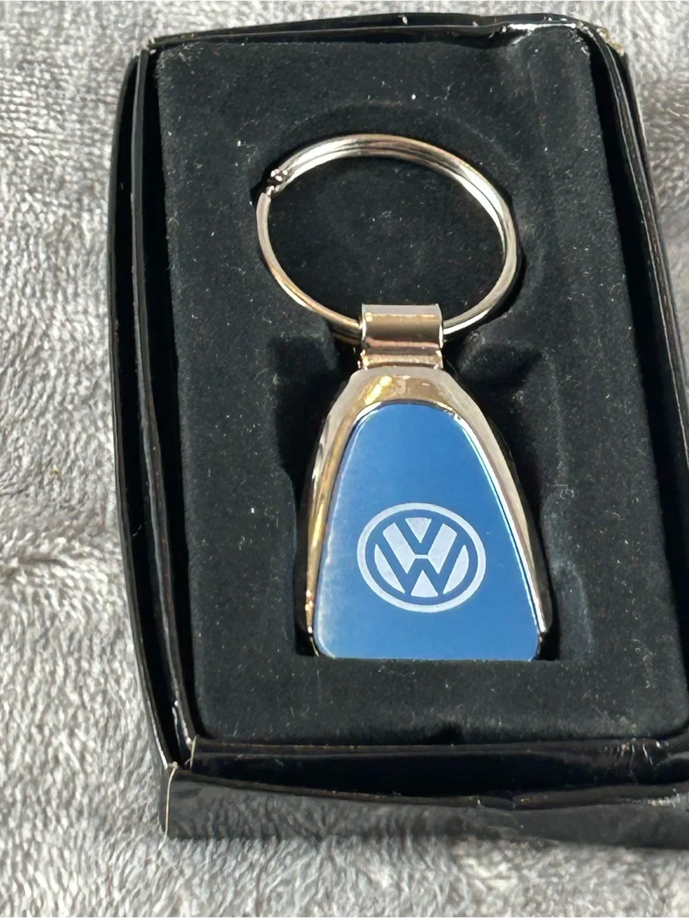 Volkswagen‎ Keychain Engraved With Dealership Name & Number NIB Box Damaged